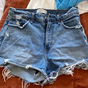 Abercrombie Mom Short 29